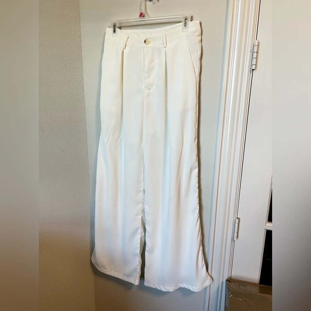 White wide leg women’s pant set, crop top & hi waisted pants 2 piece set, sz 6